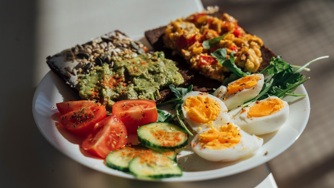 How Many Calories Should a Man Eat to Build Muscle UK Beginners